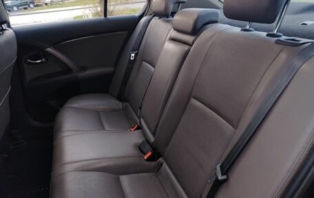 Toyota Avensis III рестайлинг, 2012 год, 1 450 000 рублей, 29 фотография