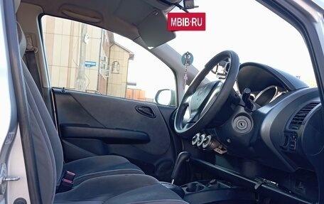 Honda Fit III, 2005 год, 420 000 рублей, 8 фотография