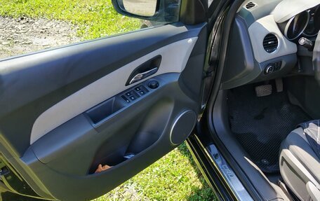 Chevrolet Cruze II, 2010 год, 635 000 рублей, 9 фотография