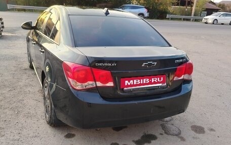 Chevrolet Cruze II, 2010 год, 635 000 рублей, 2 фотография