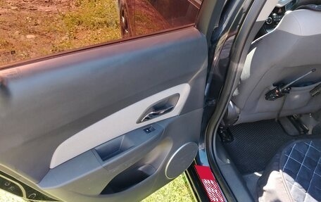 Chevrolet Cruze II, 2010 год, 635 000 рублей, 7 фотография