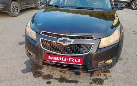 Chevrolet Cruze II, 2010 год, 635 000 рублей, 4 фотография
