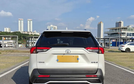 Toyota RAV4, 2022 год, 2 850 001 рублей, 4 фотография