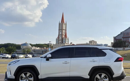 Toyota RAV4, 2022 год, 2 850 001 рублей, 7 фотография