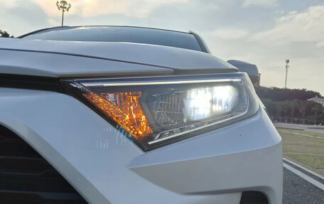 Toyota RAV4, 2022 год, 2 850 001 рублей, 8 фотография