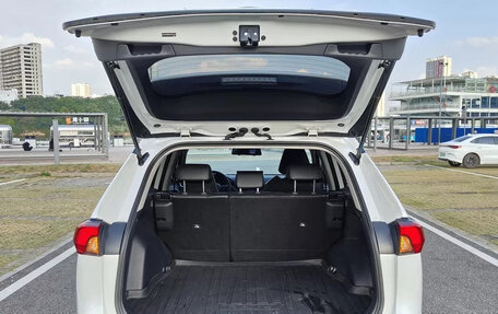 Toyota RAV4, 2022 год, 2 850 001 рублей, 18 фотография