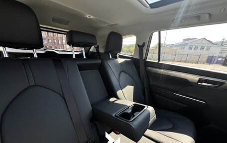 Toyota Highlander, 2025 год, 5 990 000 рублей, 36 фотография