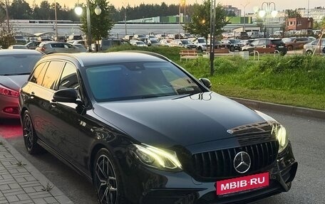 Mercedes-Benz E-Класс, 2017 год, 3 550 000 рублей, 5 фотография