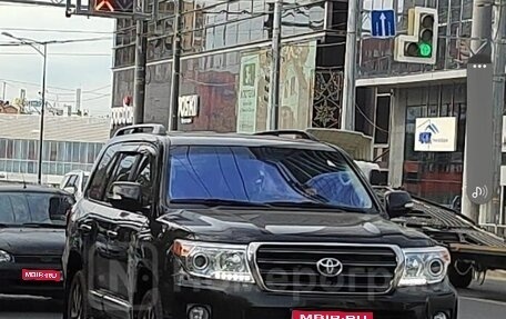 Toyota Land Cruiser 200, 2014 год, 3 800 000 рублей, 1 фотография