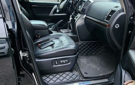 Toyota Land Cruiser 200, 2014 год, 3 800 000 рублей, 20 фотография