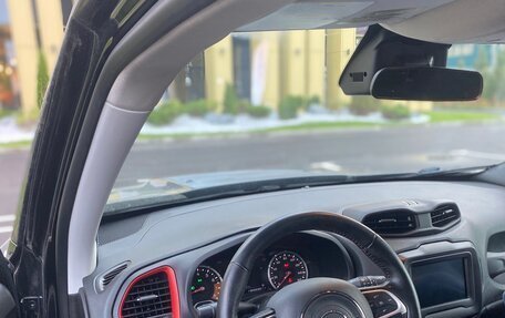 Jeep Renegade I рестайлинг, 2019 год, 1 880 000 рублей, 8 фотография