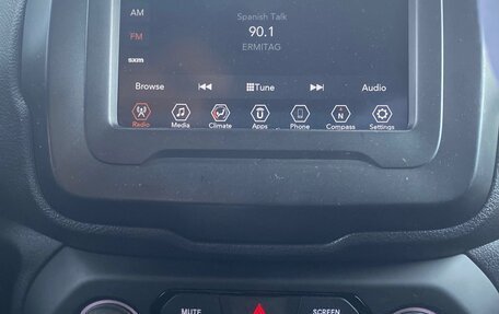 Jeep Renegade I рестайлинг, 2019 год, 1 880 000 рублей, 10 фотография