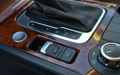 Volkswagen Touareg III, 2012 год, 1 470 000 рублей, 12 фотография