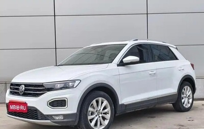 Volkswagen T-Roc I, 2021 год, 1 360 000 рублей, 1 фотография