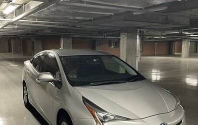 Toyota Prius IV XW50, 2017 год, 1 800 000 рублей, 1 фотография
