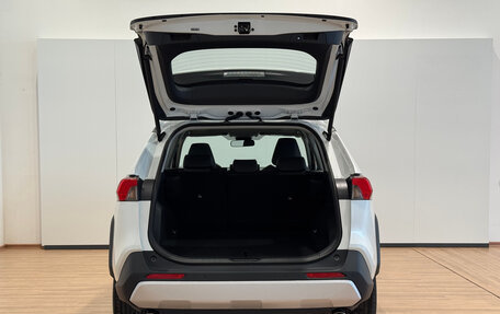 Toyota RAV4, 2025 год, 4 350 000 рублей, 6 фотография