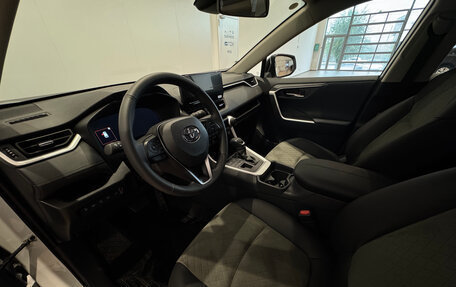 Toyota RAV4, 2025 год, 4 350 000 рублей, 38 фотография