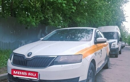Skoda Rapid I, 2018 год, 700 000 рублей, 4 фотография