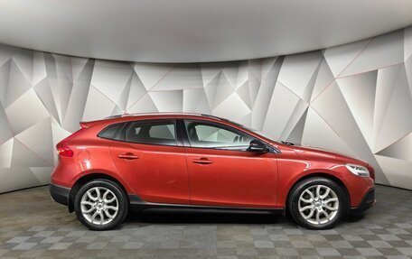 Volvo V40 Cross Country I, 2018 год, 1 893 000 рублей, 6 фотография