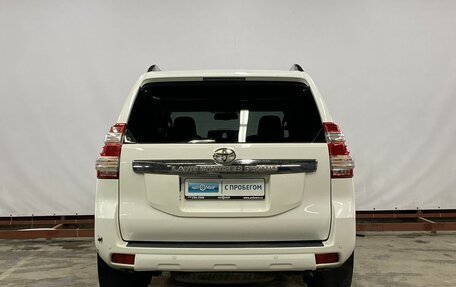 Toyota Land Cruiser Prado 150 рестайлинг 2, 2016 год, 4 499 000 рублей, 6 фотография