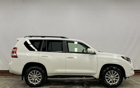 Toyota Land Cruiser Prado 150 рестайлинг 2, 2016 год, 4 499 000 рублей, 4 фотография