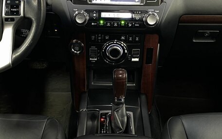 Toyota Land Cruiser Prado 150 рестайлинг 2, 2016 год, 4 499 000 рублей, 13 фотография