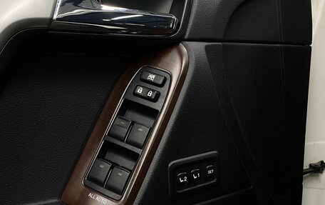 Toyota Land Cruiser Prado 150 рестайлинг 2, 2016 год, 4 499 000 рублей, 20 фотография