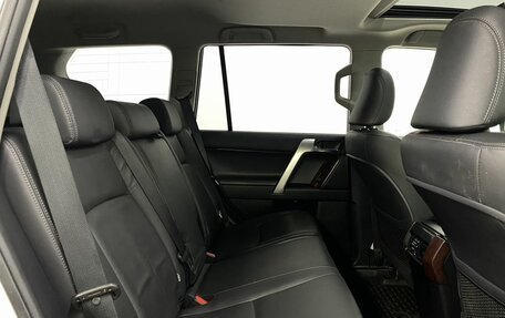 Toyota Land Cruiser Prado 150 рестайлинг 2, 2016 год, 4 499 000 рублей, 26 фотография