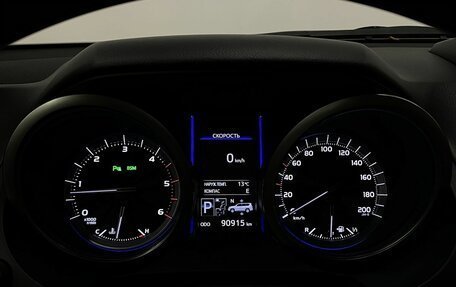 Toyota Land Cruiser Prado 150 рестайлинг 2, 2016 год, 4 499 000 рублей, 28 фотография