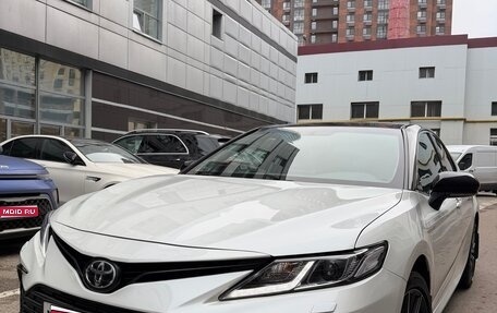 Toyota Camry, 2021 год, 3 200 000 рублей, 1 фотография