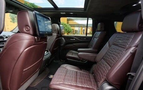 Cadillac Escalade V, 2021 год, 8 500 000 рублей, 13 фотография