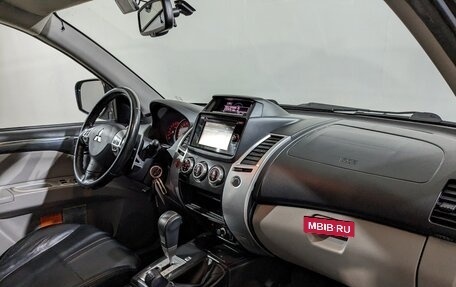 Mitsubishi Pajero Sport II рестайлинг, 2014 год, 2 400 000 рублей, 17 фотография