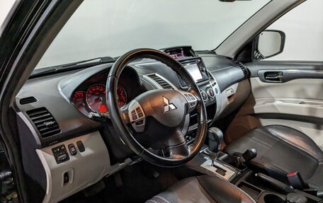 Mitsubishi Pajero Sport II рестайлинг, 2014 год, 2 400 000 рублей, 27 фотография