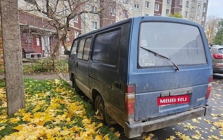 Toyota HiAce H50 H60 H70, 1985 год, 185 000 рублей, 2 фотография