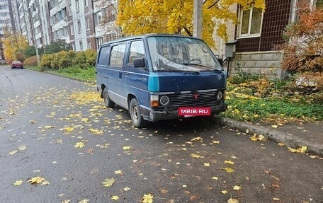 Toyota HiAce H50 H60 H70, 1985 год, 185 000 рублей, 6 фотография