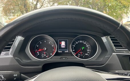 Volkswagen Tiguan II, 2019 год, 2 000 000 рублей, 3 фотография