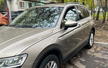 Volkswagen Tiguan II, 2019 год, 2 000 000 рублей, 2 фотография