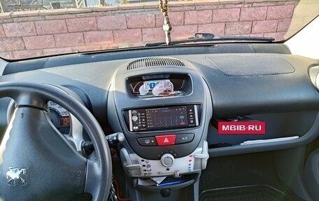 Peugeot 107 I рестайлинг, 2011 год, 600 000 рублей, 11 фотография