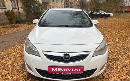 Opel Astra J, 2011 год, 680 000 рублей, 1 фотография