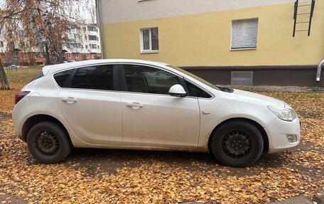 Opel Astra J, 2011 год, 680 000 рублей, 2 фотография