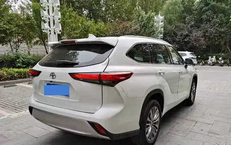 Toyota Highlander, 2025 год, 5 300 000 рублей, 4 фотография
