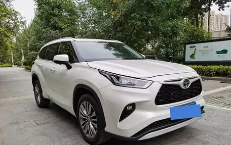 Toyota Highlander, 2025 год, 5 300 000 рублей, 3 фотография