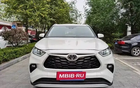 Toyota Highlander, 2025 год, 5 300 000 рублей, 2 фотография