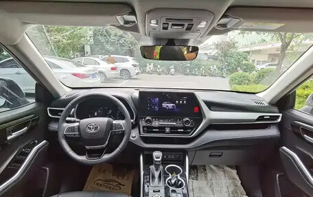 Toyota Highlander, 2025 год, 5 300 000 рублей, 7 фотография