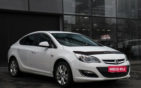 Opel Astra J, 2015 год, 825 000 рублей, 3 фотография