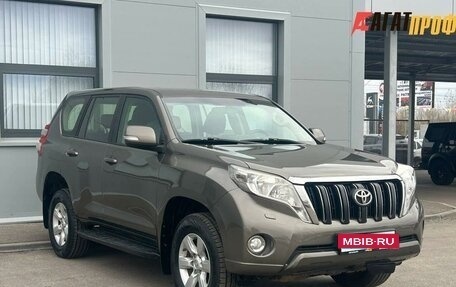 Toyota Land Cruiser Prado 150 рестайлинг 2, 2014 год, 2 590 000 рублей, 3 фотография