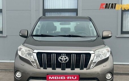 Toyota Land Cruiser Prado 150 рестайлинг 2, 2014 год, 2 590 000 рублей, 2 фотография