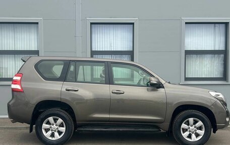 Toyota Land Cruiser Prado 150 рестайлинг 2, 2014 год, 2 590 000 рублей, 7 фотография