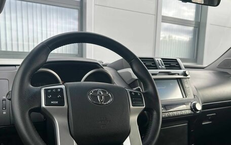 Toyota Land Cruiser Prado 150 рестайлинг 2, 2014 год, 2 590 000 рублей, 16 фотография