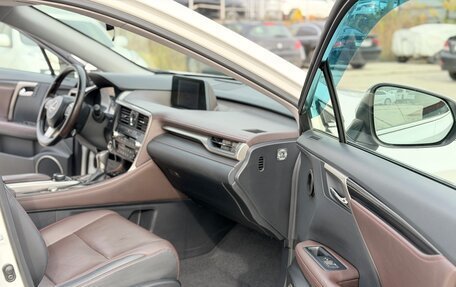 Lexus RX IV рестайлинг, 2017 год, 3 750 000 рублей, 12 фотография